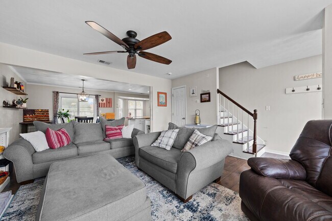 Foto del edificio - 5845 Glen View Dr