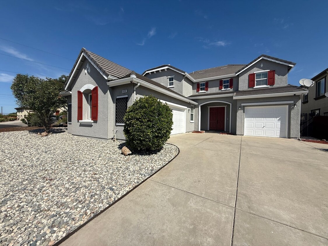 Primary Photo - Spacious and Inviting Home in Elk Grove