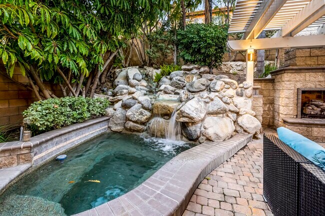 Foto del edificio - 48 Boulder Creek Way