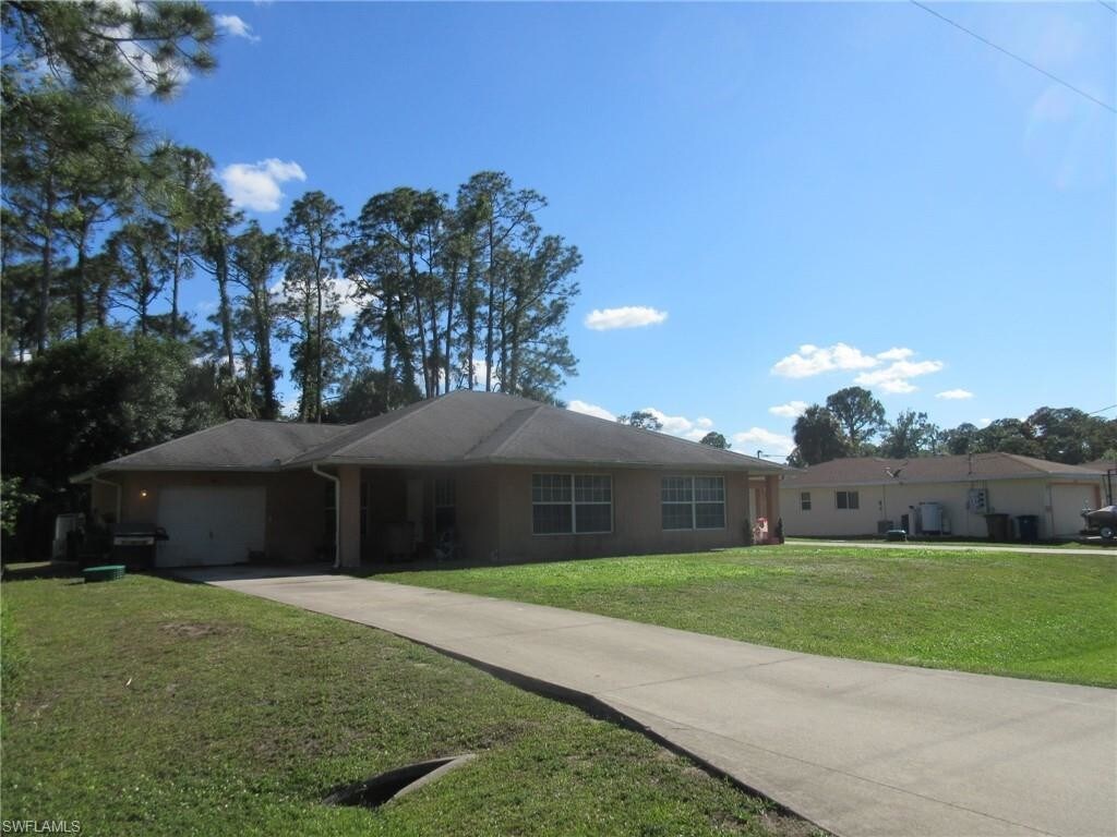 Primary Photo - 3863 Hollycrest St