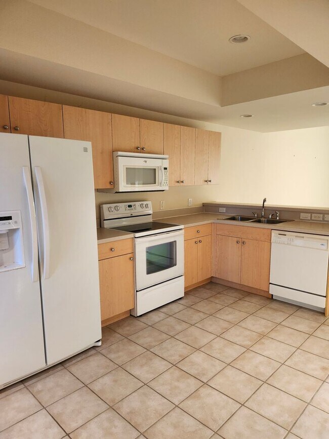 Building Photo - 1216 Rio De Janeiro Ave