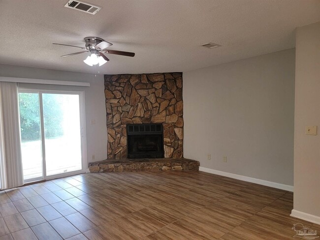 Foto del edificio - 7202 Lago Vista Ct