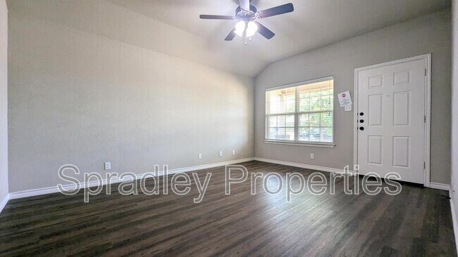 Building Photo - 505B Kacie Dr