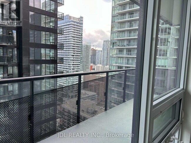 Photo du bâtiment - 117 Broadway Ave