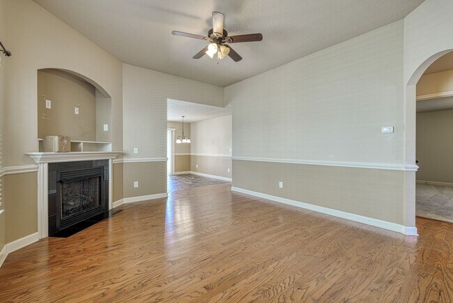 Foto del edificio - 707 Bankston Dr