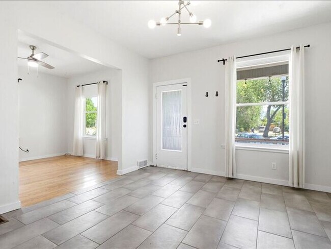 Building Photo - Salt Lake Central: large 3 bedroom, 2 bath + office