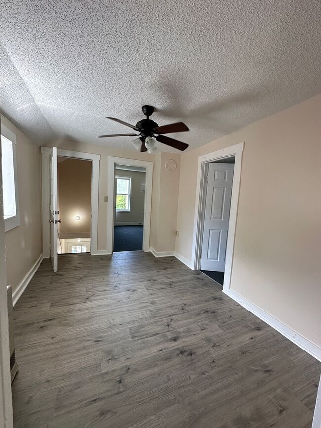 Building Photo - 144 Intervale Ave