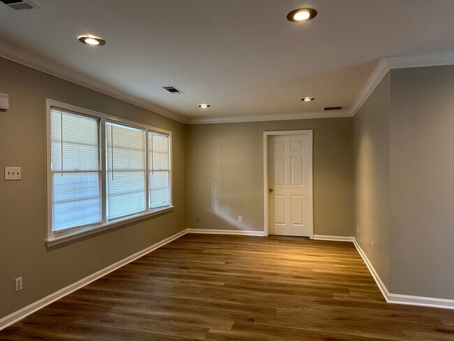 Building Photo - 4674 Quince Rd