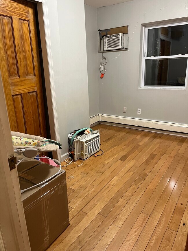 Foto del edificio - 2732 12th St