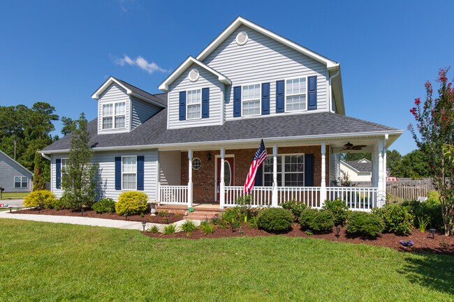 Building Photo - 4 Bedroom 2 Bath