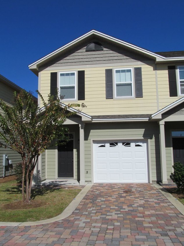 Primary Photo - 7220 Quail Hollow Dr