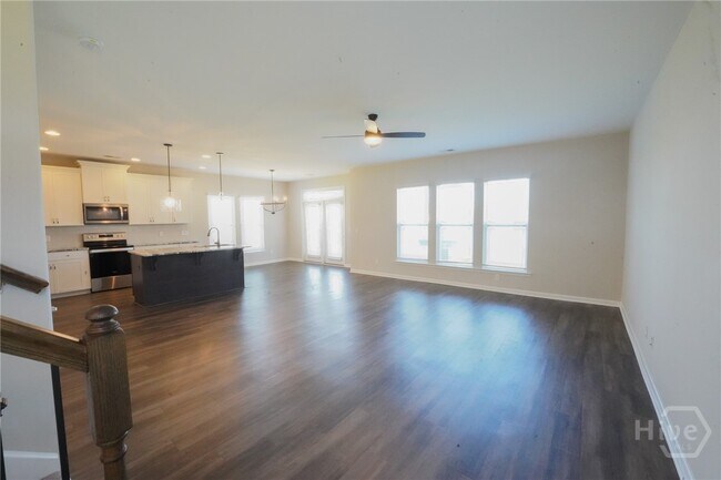 Building Photo - 165 Greyfield Cir