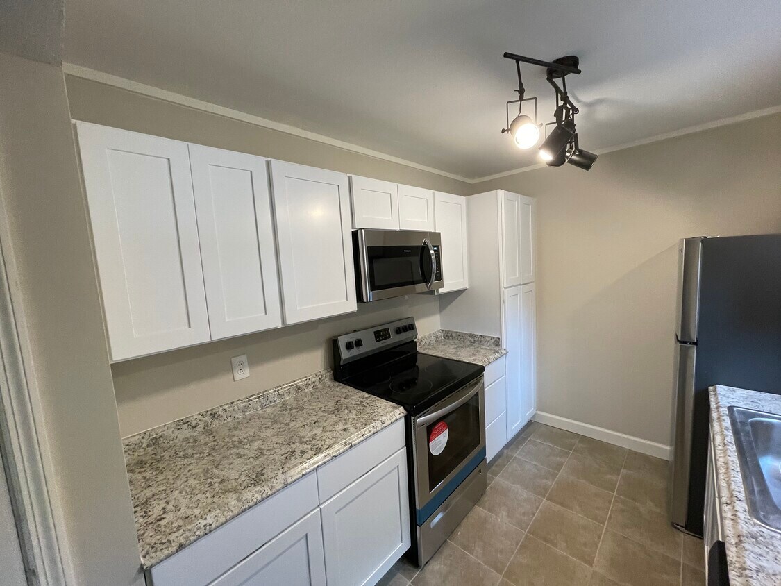 426 Canberra Dr Unit 125 Canberra, Knoxville, TN 37923 Condo for Rent