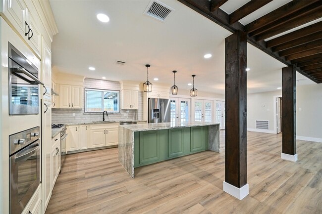 Foto del edificio - 10930 White Thorn St
