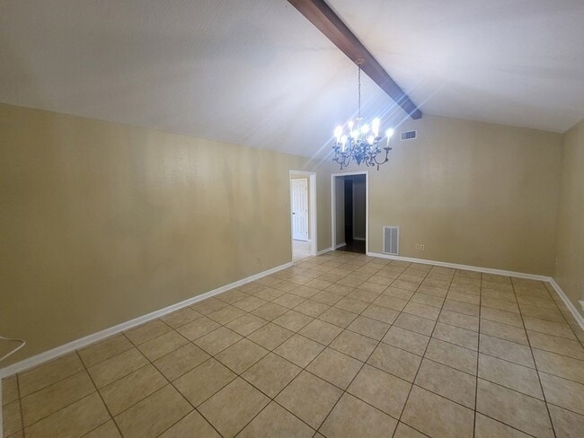 Building Photo - 2626 Beluche Dr