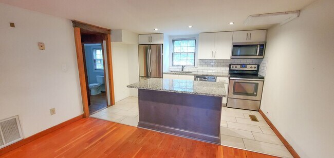 Foto del edificio - 243-243.5 Hall St