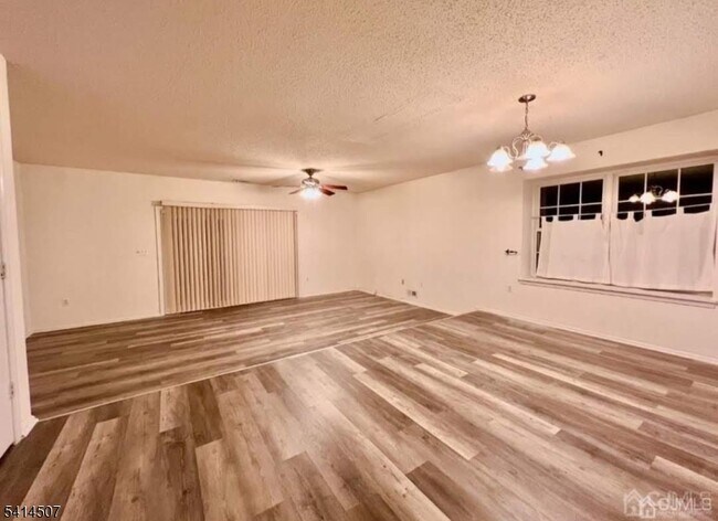 Foto del edificio - 24 Albury Way