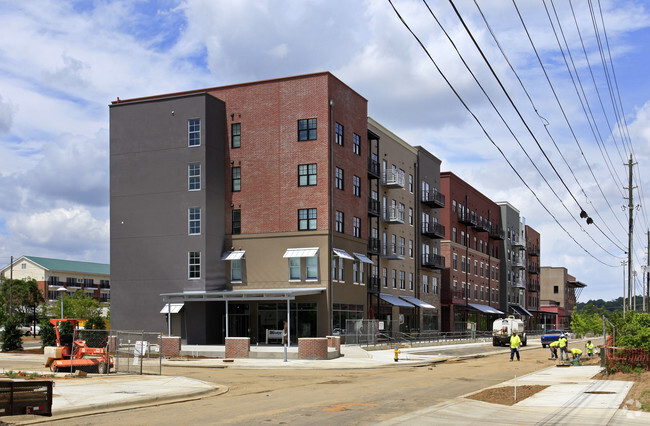 Foto del edificio - CollegeTown at Madison Street