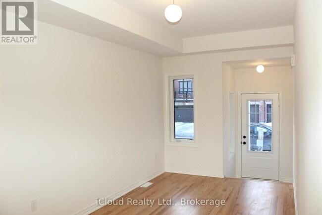 Photo du bâtiment - 2932 Peter Matthews Dr