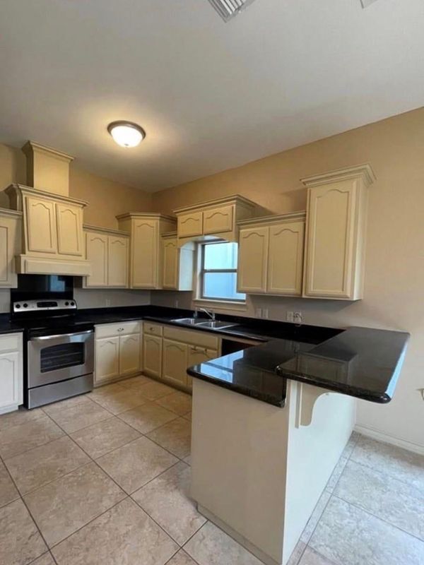 Building Photo - 2459 Salerno Dr
