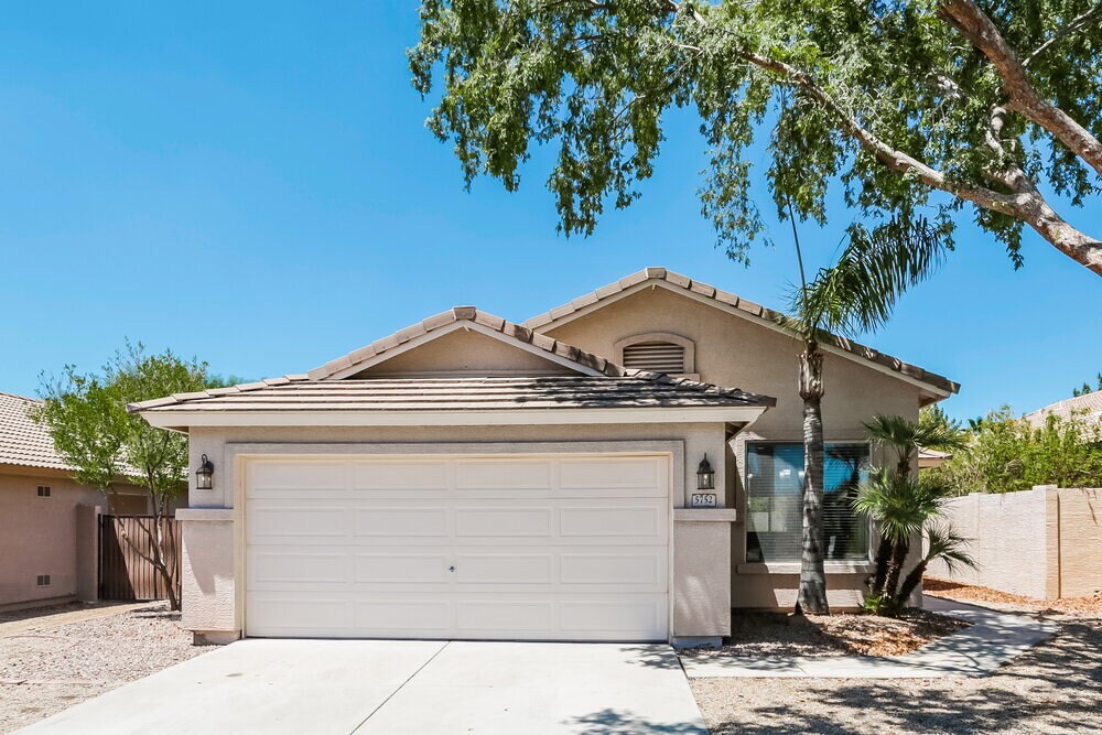 Foto principal - 5752 E Garnet Ave