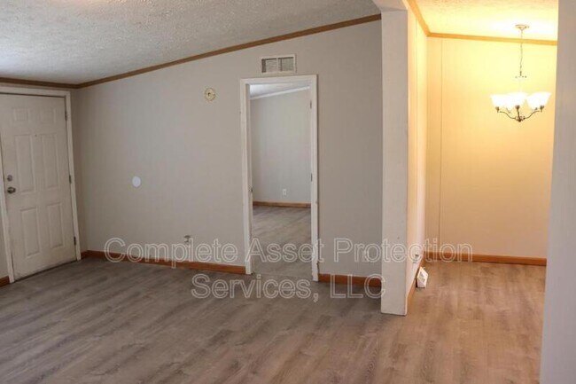 Building Photo - 10107 N 472 E