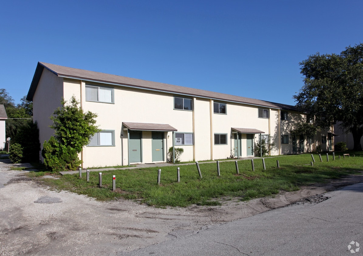 Primary Photo - Aristotle Townhouses