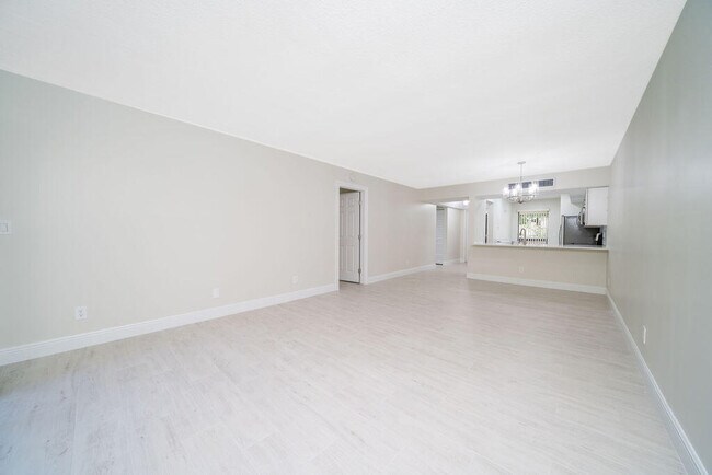 Building Photo - 208 Brackenwood Terrace