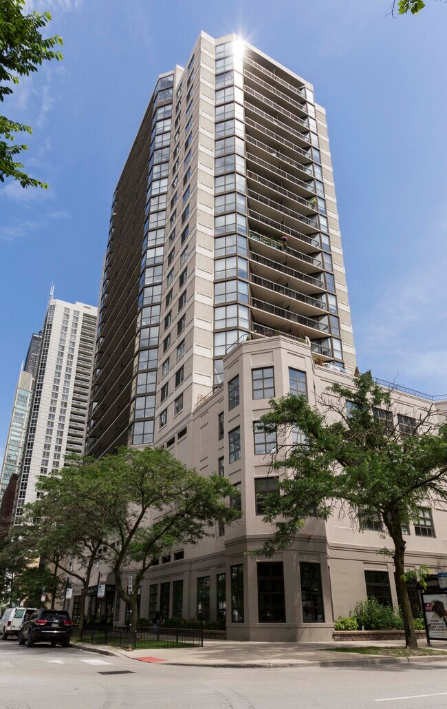 Building Photo - 33 W Delaware Pl