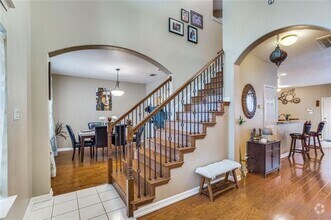 Building Photo - 3104 Spring Hill Ln