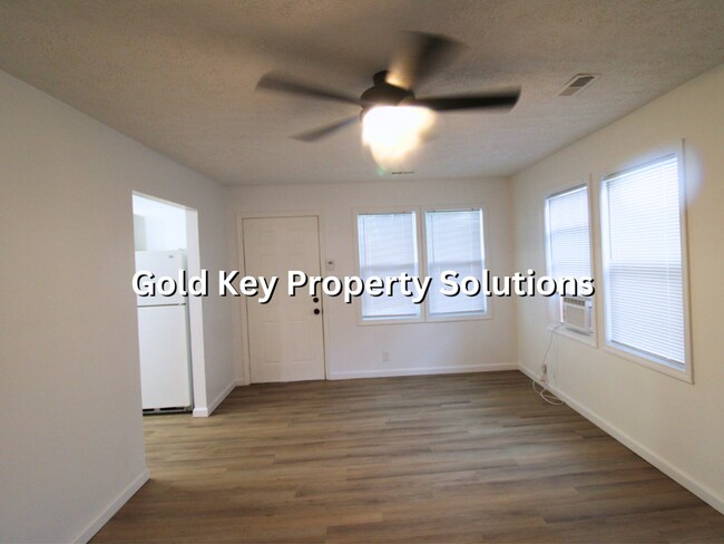 Foto del edificio - Updated 3 BR 1 BA House in Muncie