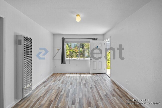Building Photo - 3108 Harper St