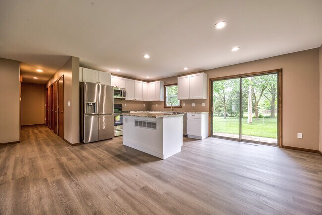 Foto del edificio - 7000 Mill Creek Rd