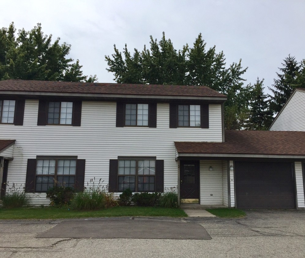 Primary Photo - 7999 Green Meadow Ct