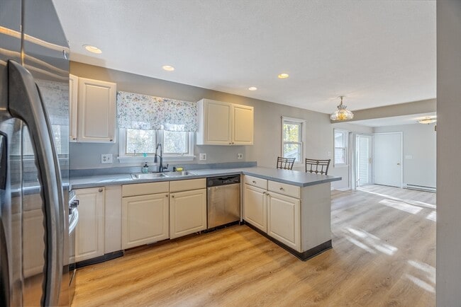 Building Photo - 26 Summit St