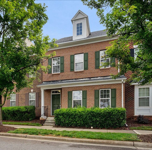 Building Photo - Charming 3-Bed/3.5 Bath Townhouse with 211...
