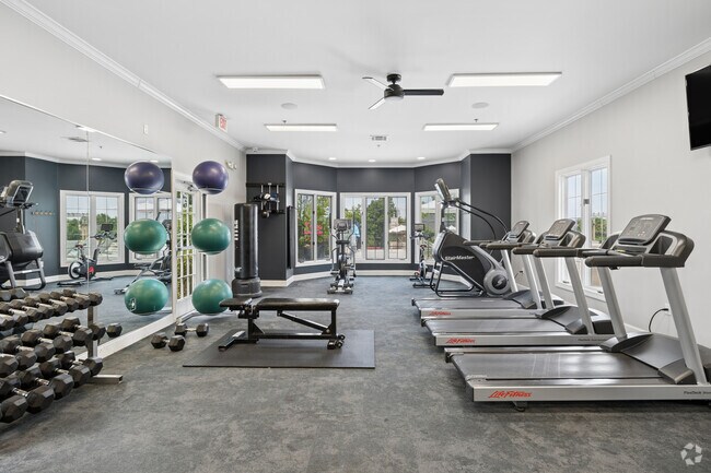 Gimnasio abierto las 24 horas - Jefferson Pointe
