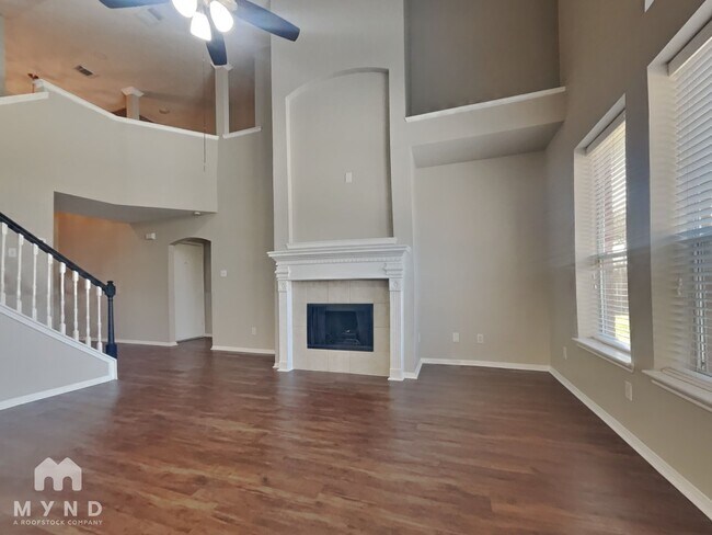 Foto del edificio - 2131 Crimson Lake Ln