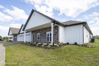 Building Photo - 60 Garden Dr
