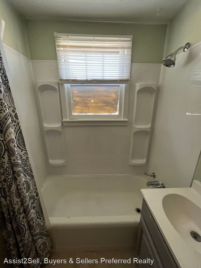 Building Photo - 2 br, 1 bath House - 1905 12th St