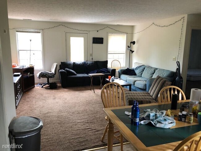 Building Photo - 3 br, 2 bath Apartment - 400 Willard Dr