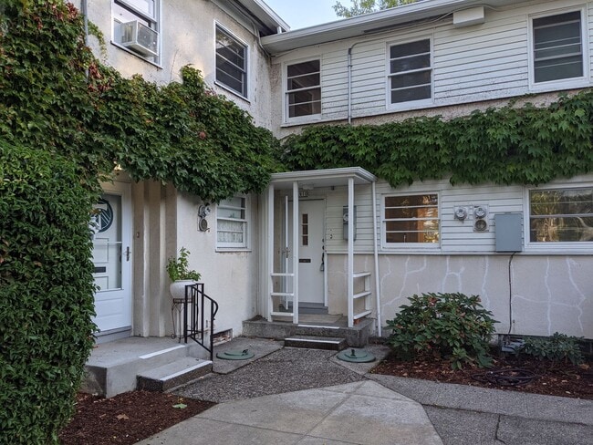 Beautiful 2 bedroom Townhome - Beautiful 2 bedroom Townhome