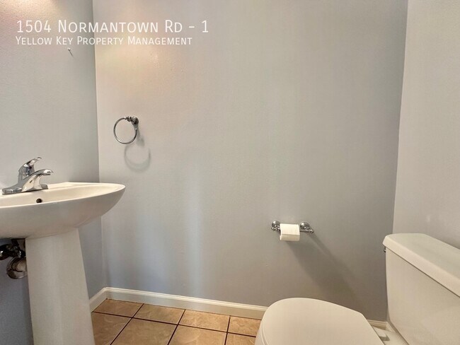 Building Photo - 1504 Normantown Rd