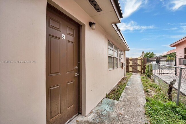 Foto del edificio - 2833 NW 101st St