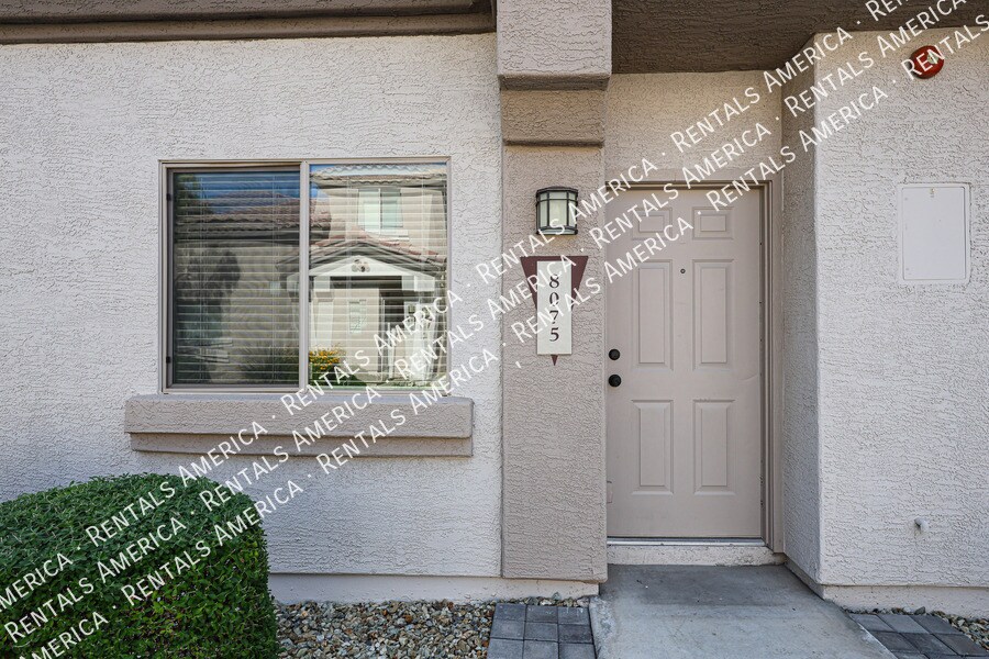 Foto principal - 8075 W Mary Jane Ln