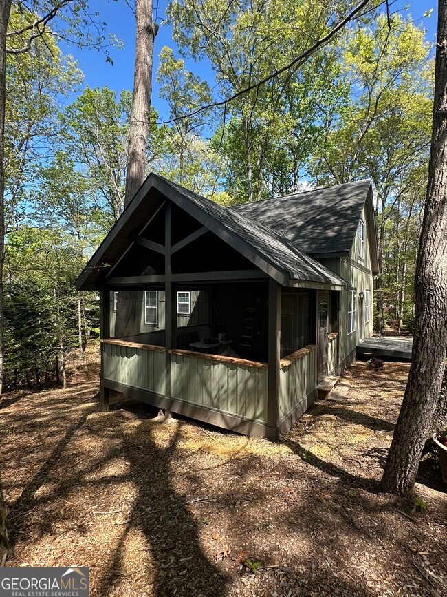 Foto del edificio - 3114 The Trail Rd