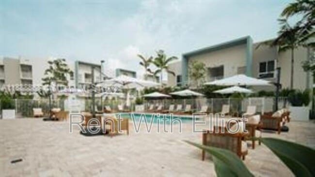 Building Photo - 610 NE 2nd St