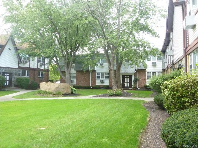 Primary Photo - 23 Somerset Dr