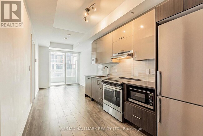 Photo du bâtiment - 180 Fairview Mall Dr