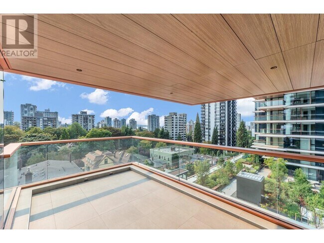 Building Photo - 1408-1408 Robson St